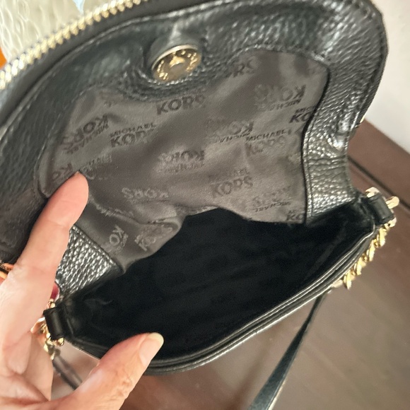 Michael Kors Small Bedford Flap - Picture 9 of 10